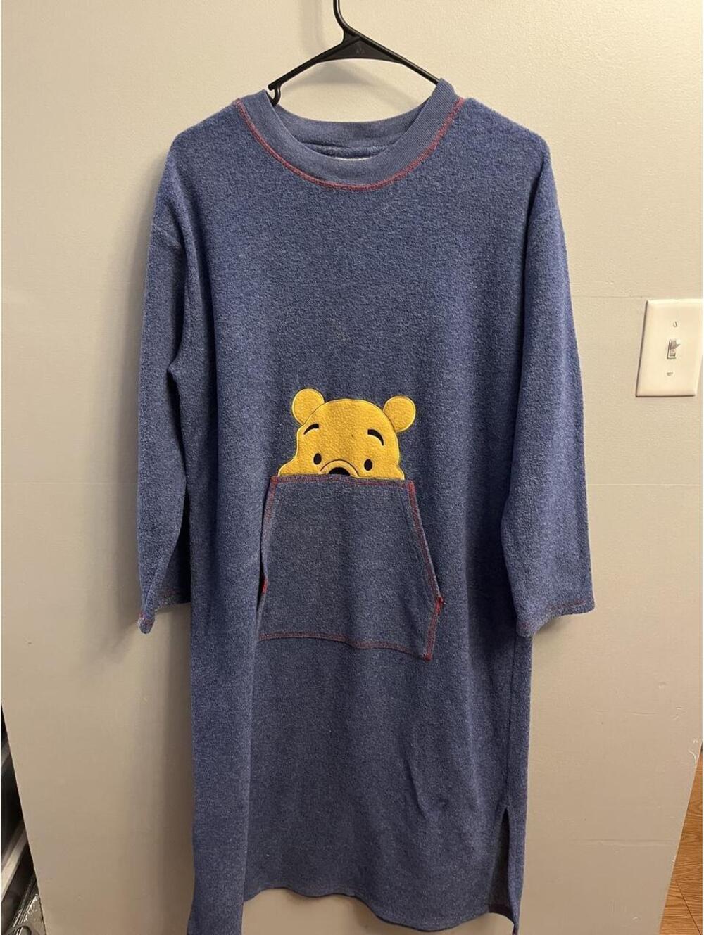 Disney Women's Blue and Navy Shirt